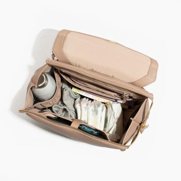 FRESHLY PICKED CLASSIC DIAPER BAG II BACKPACK FIG TAN COLOR - Picture 2 of 15